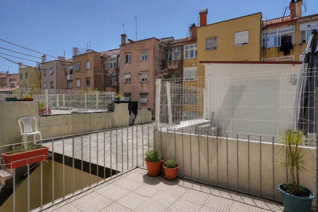Apartamento T2 para Venda em Benfica Foto 1
