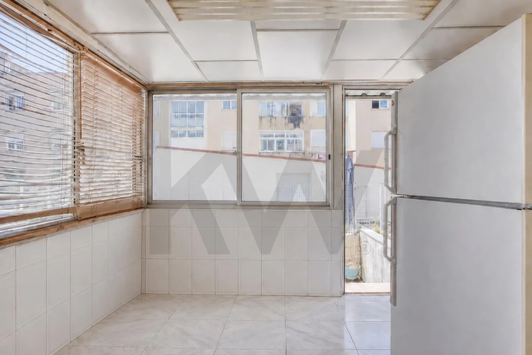 Apartamento T2 para Venda em Benfica Foto 4
