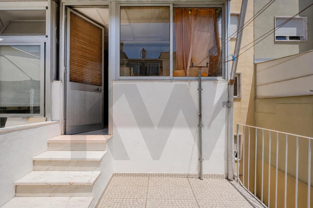 Apartamento T2 para Venda em Benfica Foto 3