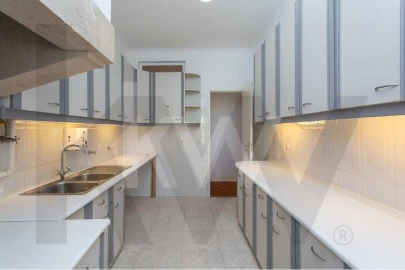 Apartamento T4 para Arrendamento em Arroios