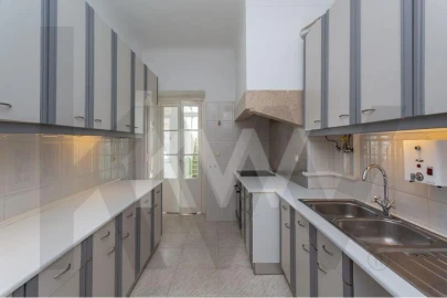 Apartamento T4 para Arrendamento em Arroios