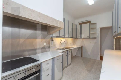 Apartamento T4 para Arrendamento em Arroios