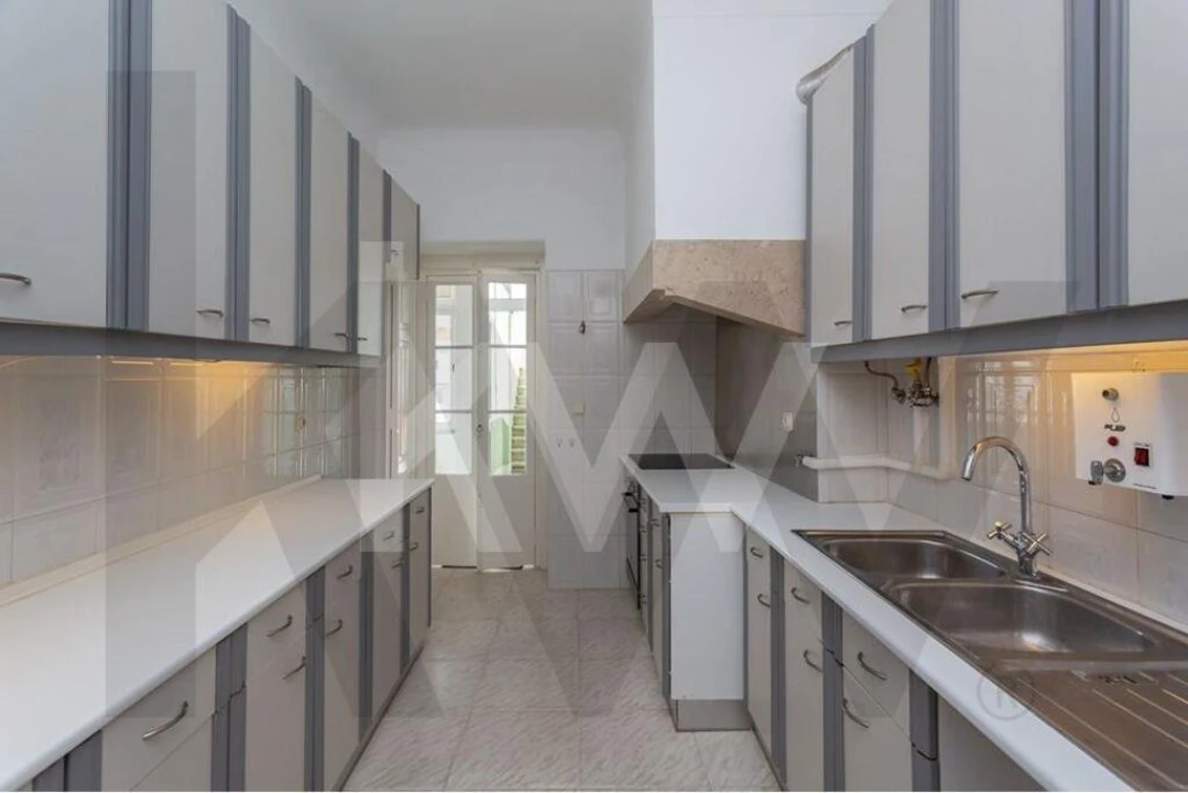Apartamento T4 para Arrendamento em Arroios Foto 31