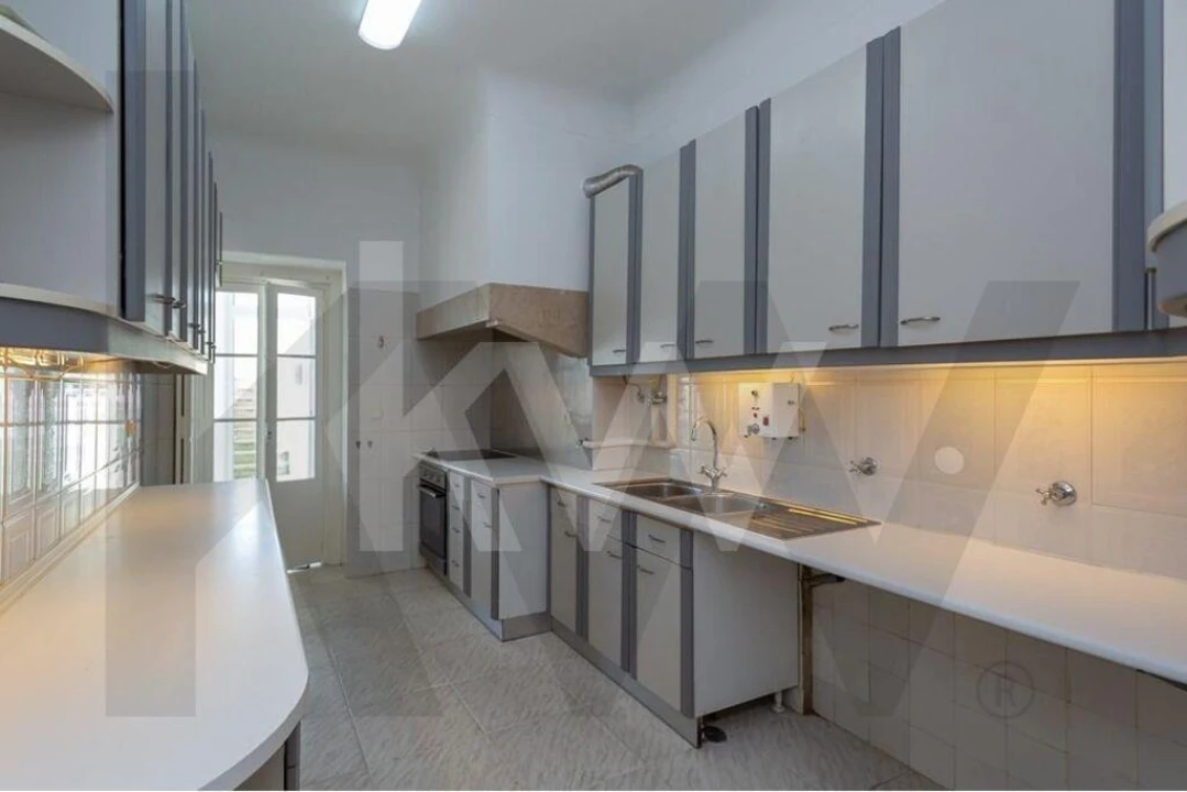 Apartamento T4 para Arrendamento em Arroios Foto 30