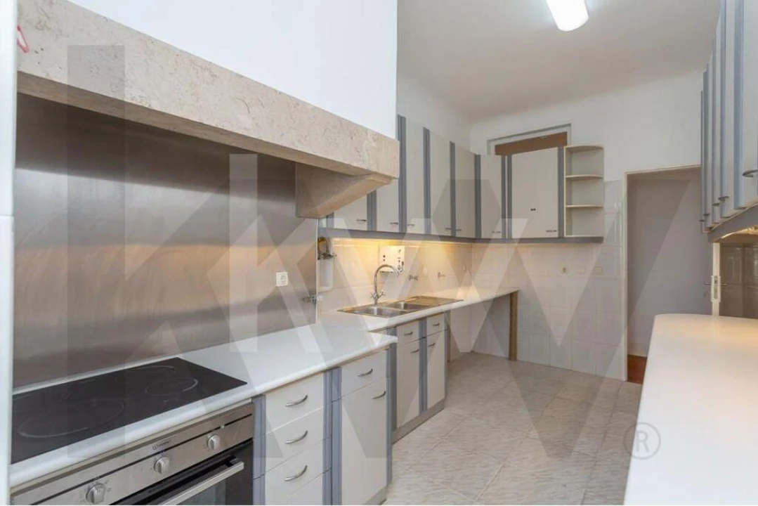 Apartamento T4 para Arrendamento em Arroios Foto 28