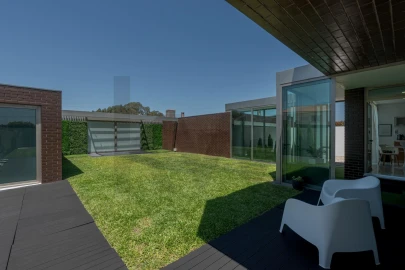Moradia T4 para Venda em São Bernardo