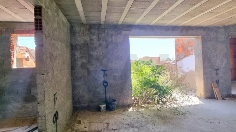Moradia T2 para Venda em São Bernardo