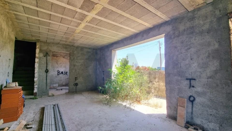 Moradia T2 para Venda em São Bernardo