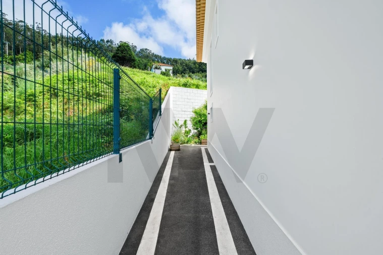 Moradia T3 para Venda em Canhas Foto 15
