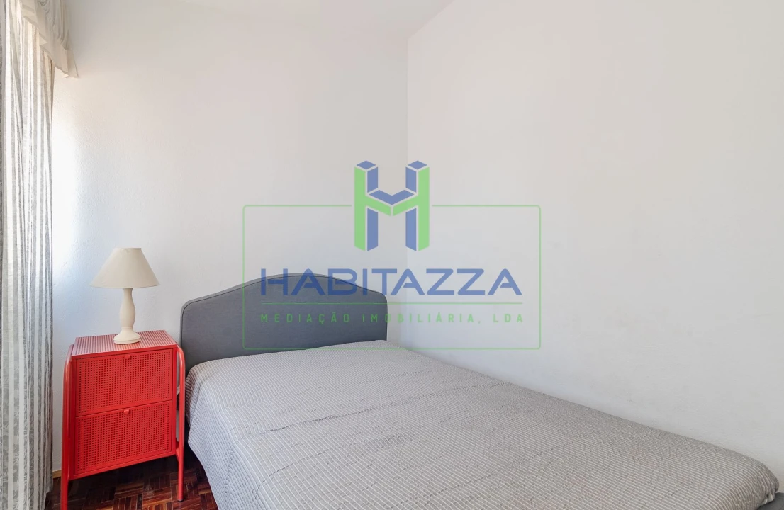 Apartamento T2 para Arrendamento em Lagos (São Sebastião e Santa Maria) Foto 14
