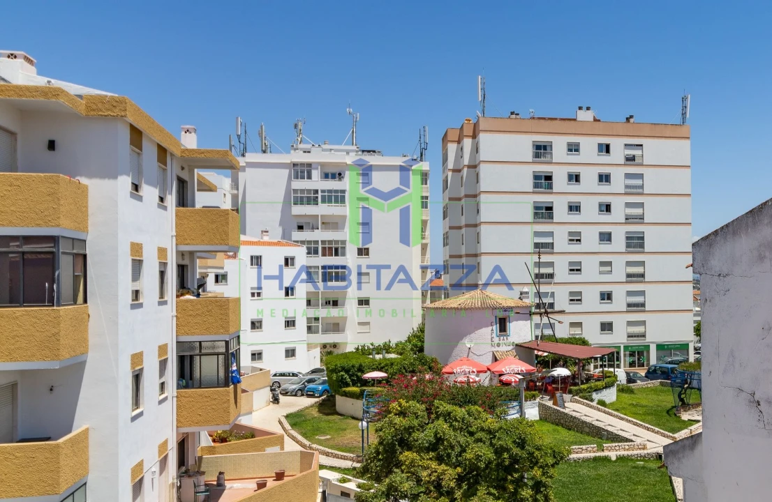 Apartamento T2 para Arrendamento em Lagos (São Sebastião e Santa Maria) Foto 23
