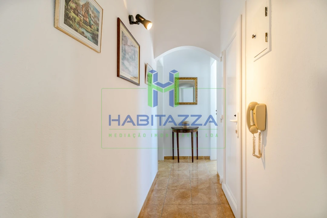 Apartamento T2 para Arrendamento em Lagos (São Sebastião e Santa Maria) Foto 7