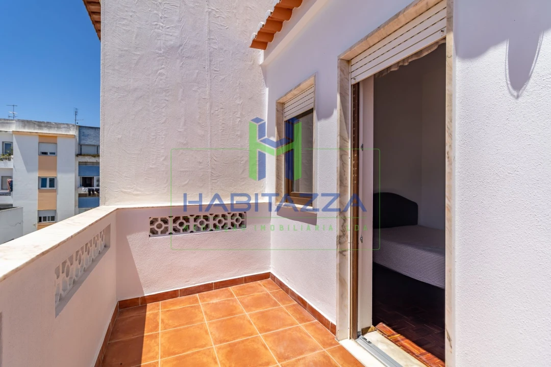Apartamento T2 para Arrendamento em Lagos (São Sebastião e Santa Maria) Foto 16