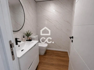 Apartamento T2 para Venda em Lordelo do Ouro e Massarelos