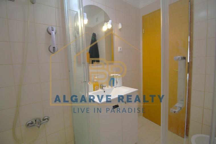 Apartamento T2 para Venda em Portimão Foto 17