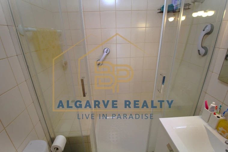 Apartamento T2 para Venda em Portimão Foto 18