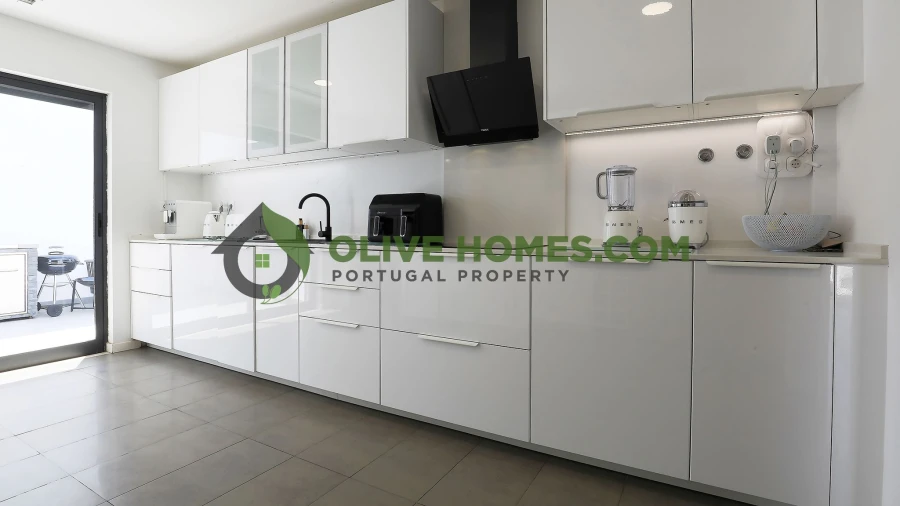 Moradia T5 para Venda em Quarteira Foto 5
