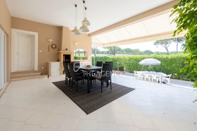 Moradia T4 para Venda em Quarteira