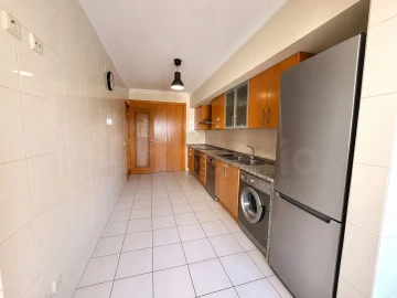 Apartamento T3 para Arrendamento em Alcabideche