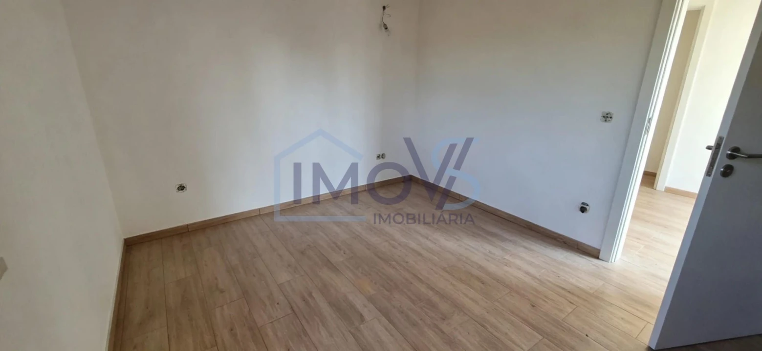 Moradia T2 para Arrendamento em Aguas Belas Foto 11