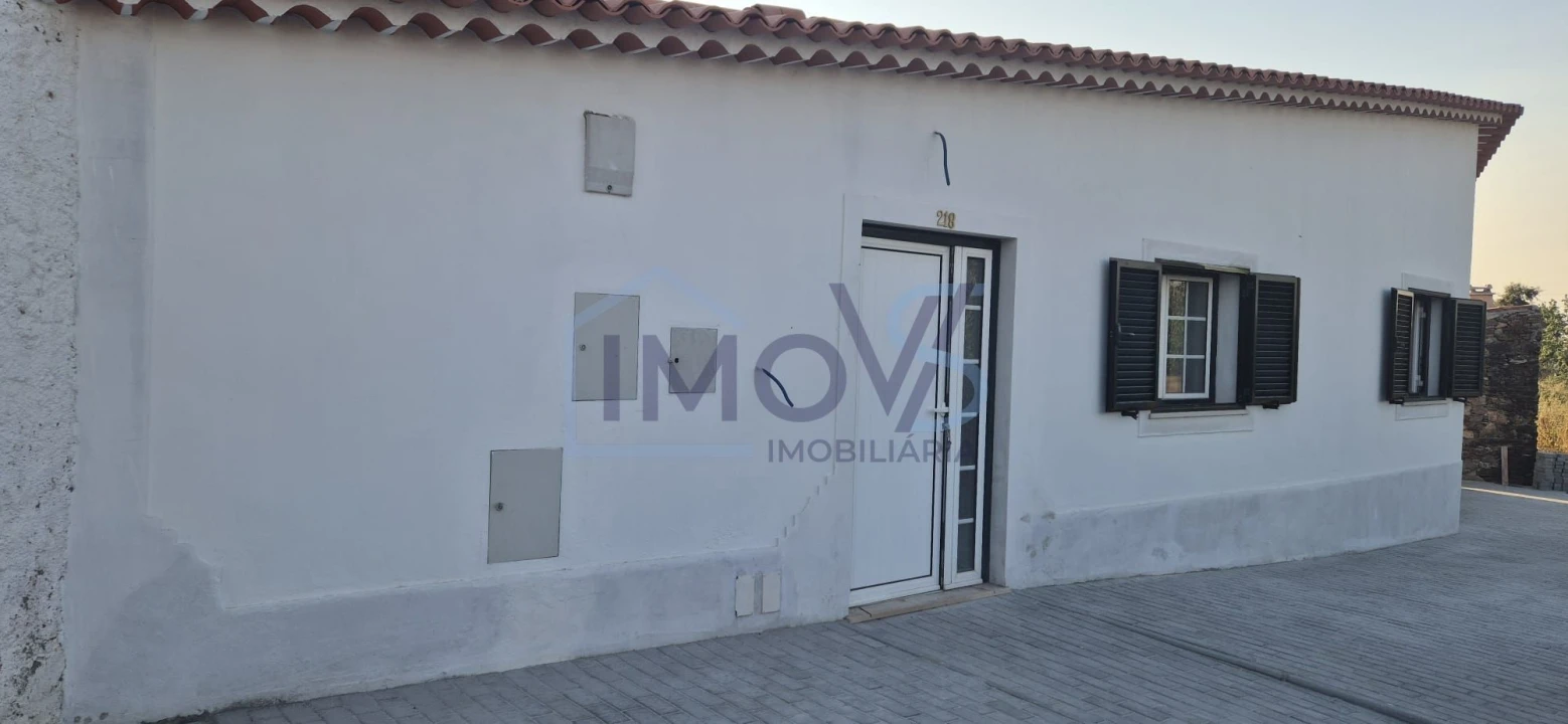 Moradia T2 para Arrendamento em Aguas Belas Foto 1