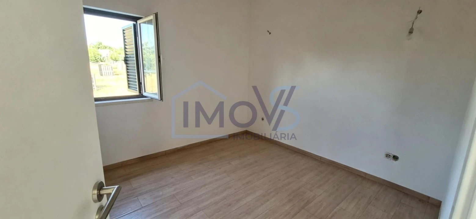 Moradia T2 para Venda em Aguas Belas Foto 6