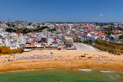 Terreno para Venda em Albufeira e Olhos de Água