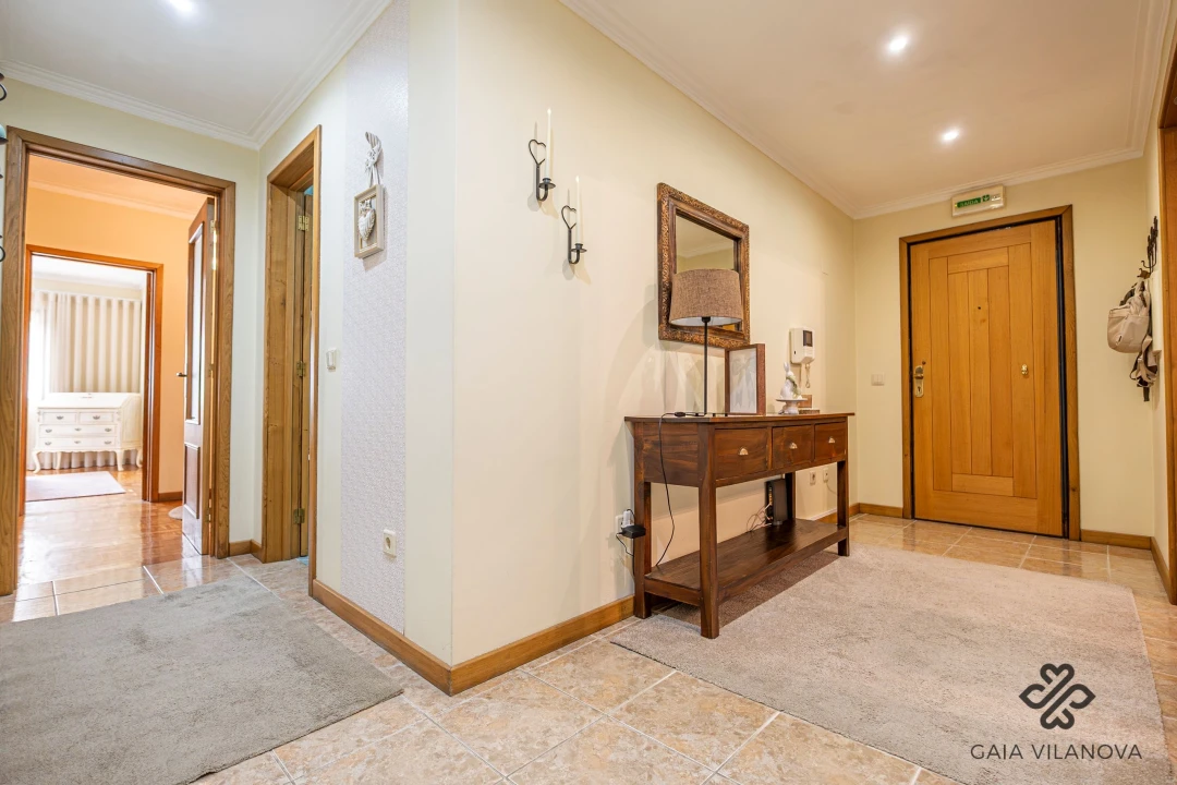 Apartamento T2 para Venda em Santa Maria da Feira, Travanca, Sanfins e Espargo Foto 2