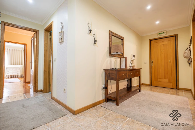 Apartamento T2 para Venda em Santa Maria da Feira, Travanca, Sanfins e Espargo Foto 2