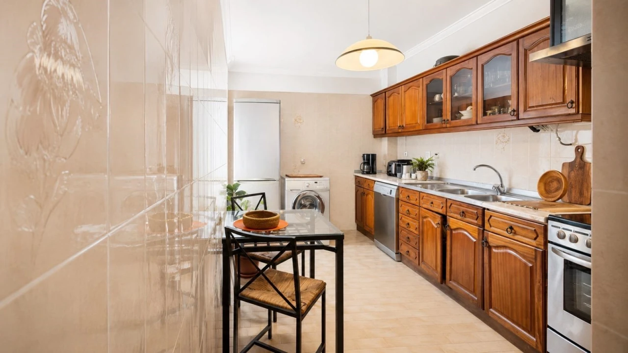 Apartamento T2 para Venda em Agualva e Mira-Sintra Foto 7