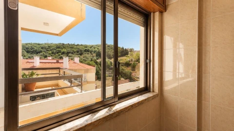 Apartamento T2 para Venda em Agualva e Mira-Sintra