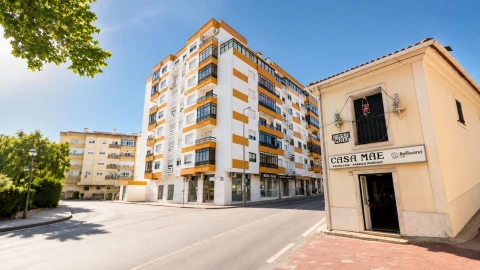 Apartamento T2 para Venda em Agualva e Mira-Sintra