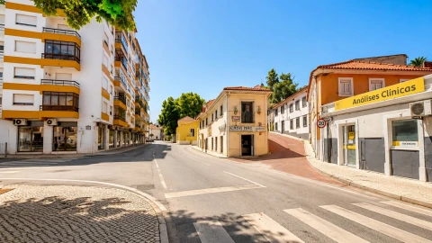 Apartamento T2 para Venda em Agualva e Mira-Sintra
