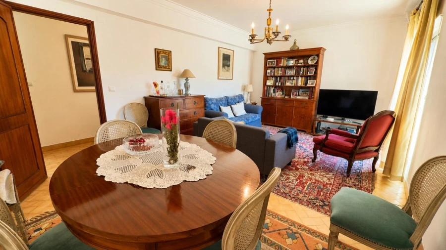 Apartamento T2 para Venda em Agualva e Mira-Sintra Foto 6
