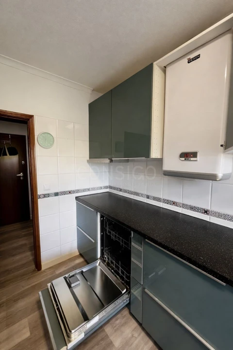 Apartamento T2 para Venda em Agualva e Mira-Sintra