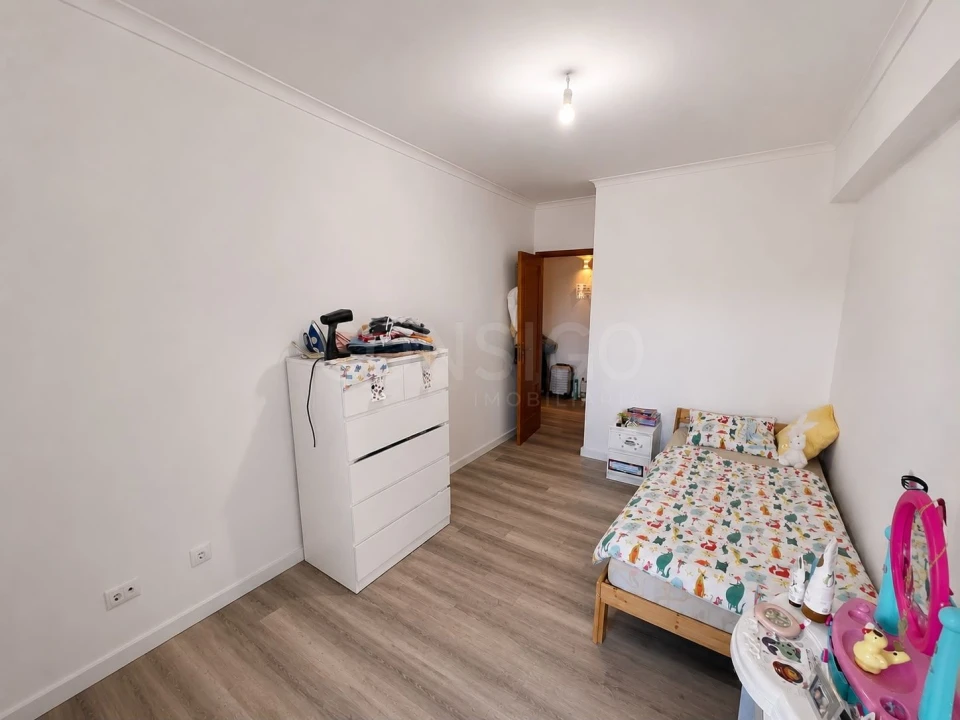 Apartamento T2 para Venda em Agualva e Mira-Sintra Foto 25