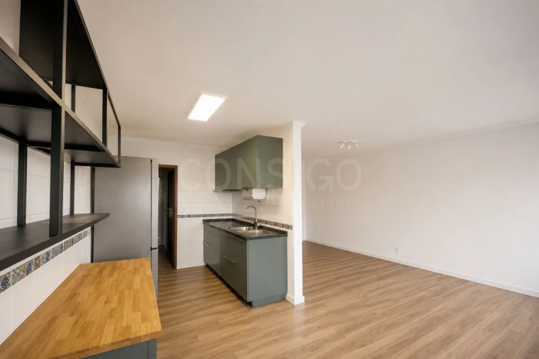 Apartamento T2 para Venda em Agualva e Mira-Sintra Foto 2
