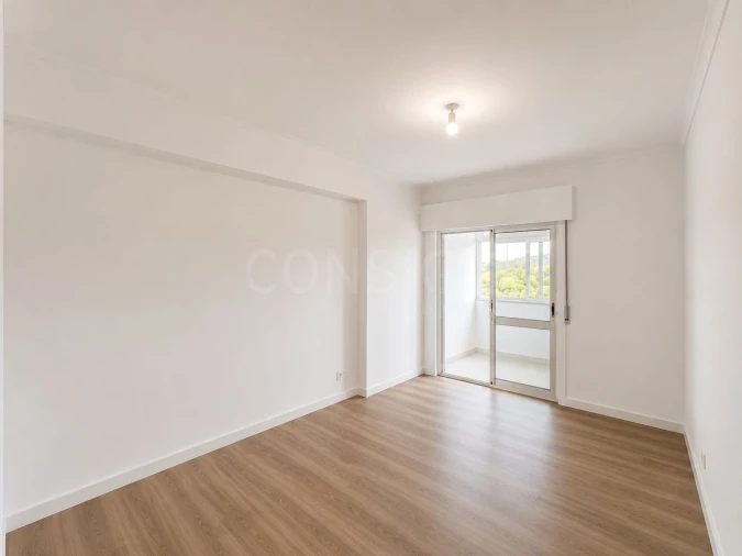 Apartamento T2 para Venda em Agualva e Mira-Sintra Foto 23