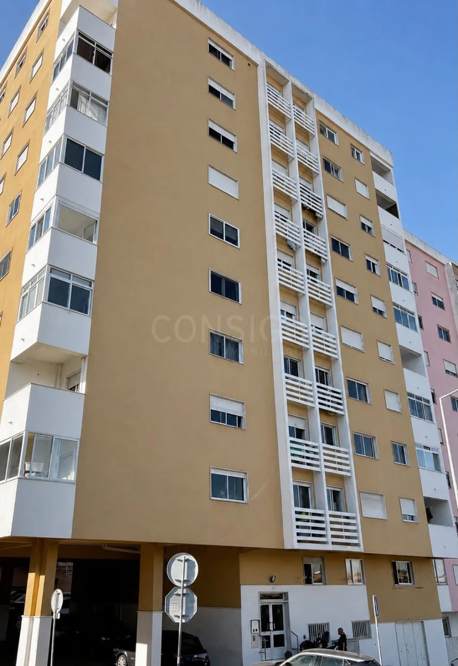 Apartamento T2 para Venda em Agualva e Mira-Sintra Foto 38