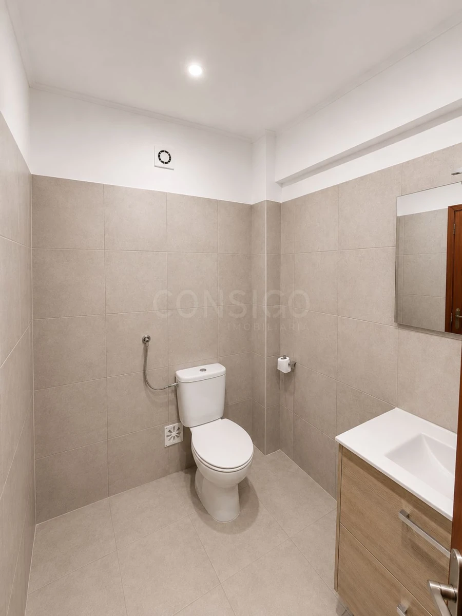 Apartamento T2 para Venda em Agualva e Mira-Sintra Foto 30