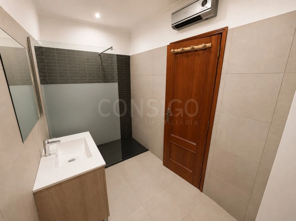 Apartamento T2 para Venda em Agualva e Mira-Sintra Foto 28