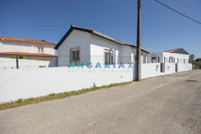 Moradia T2 para Venda em Santa Catarina da Serra e Chainça