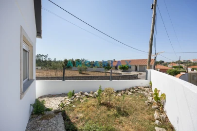 Moradia T2 para Venda em Santa Catarina da Serra e Chainça