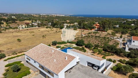 Moradia T4 para Venda em Lagoa e Carvoeiro