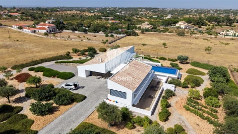 Moradia T4 para Venda em Lagoa e Carvoeiro