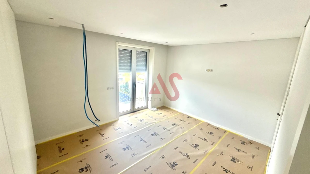 Apartamento T2 para Venda em Pombeiro de Ribavizela Foto 3