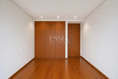 Apartamento T3 para Venda em Lordelo do Ouro e Massarelos