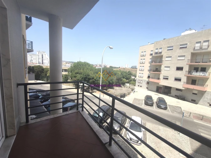 Apartamento T1 para Arrendamento em Algés, Linda-A-Velha e Cruz Quebrada-Dafundo Foto 5