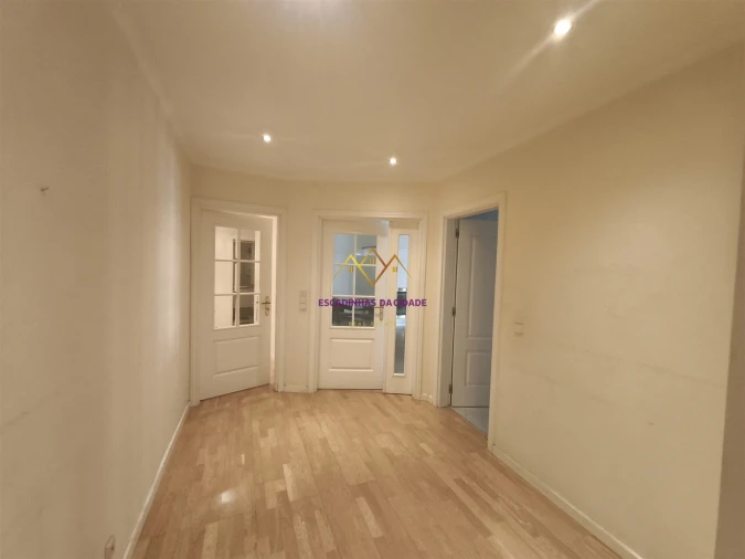 Apartamento T1 para Arrendamento em Algés, Linda-A-Velha e Cruz Quebrada-Dafundo Foto 13