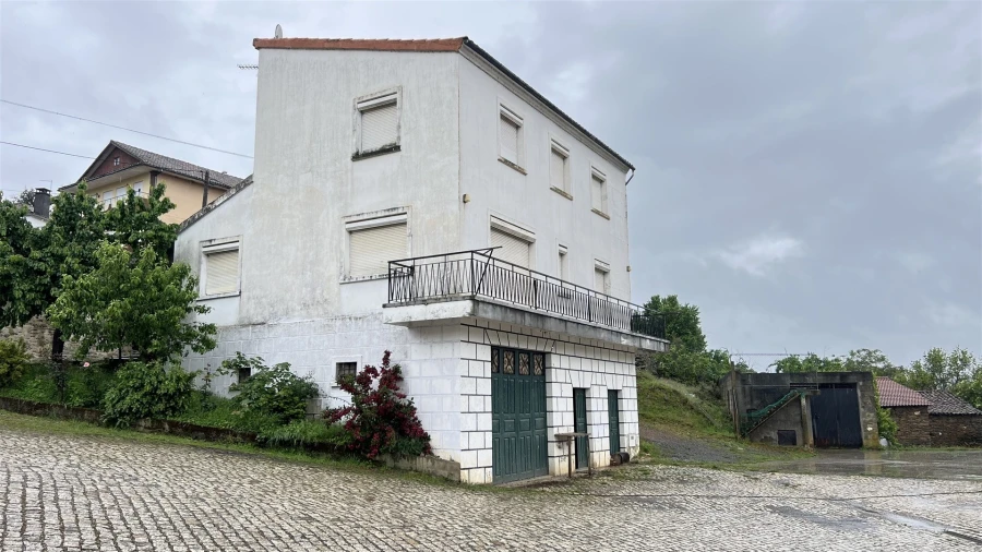 Moradia T5 para Venda em Quintanilha Foto 3